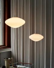 Závěsná lampa Mist AP16, opal glass