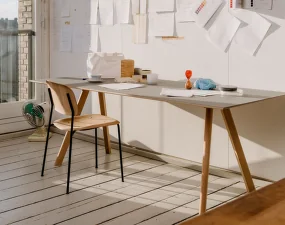 Stůl Copenhague CPH 30, water-based lacquered oak/off-white linoleum