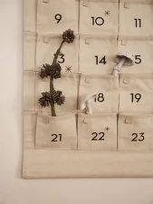 Nástěnný adventní kalendář Star Christmas Calendar, sand