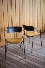 Židle Pavilion AV4, black lacquered oak / cognac