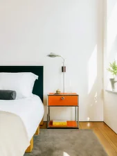 Noční stolek USM Haller M54, pure orange
