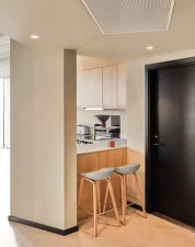Barová stolička AAS 32 Low Lacquered Oak Veneer, pale peach