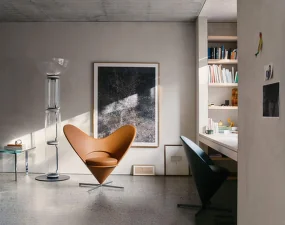 Křeslo Heart Cone Chair, cognac