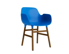 Židle Form s područkami Walnut, bright blue