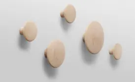 Věšáky Dots