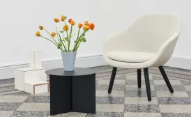 Stolky Slit Table
