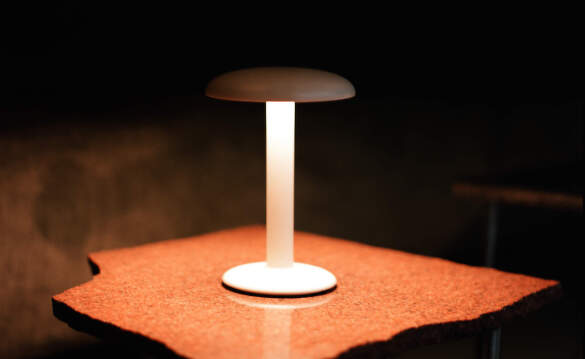 Přenosné stolní lampy Gustave od Flos