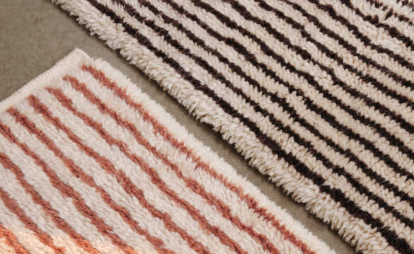 Koberce Kami Knotted od Ferm Living