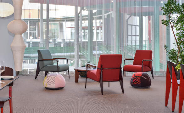 Křesla Fauteuil de Salon od Vitra