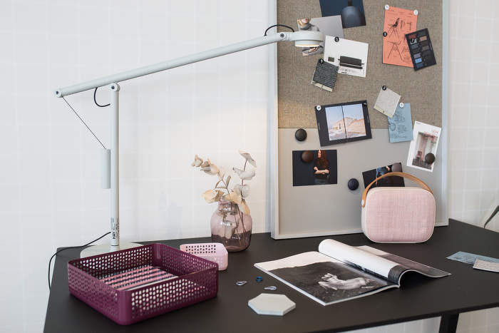 SHOWROOM HAY