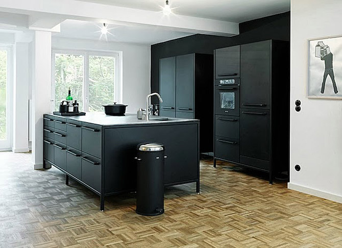 Vipp black kitchen in Hamburg / Kuchyně v černé barvě od Vipp