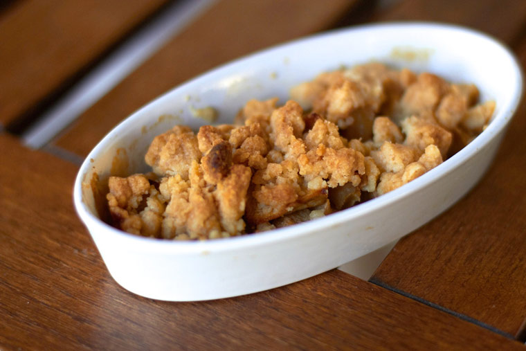Jablečný crumble byl jednou z mnoha dobrot, kterými nás majitelé rozmazlovali